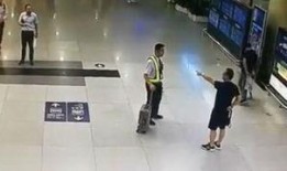 青岛飞机场爆料视频最新,惊现神秘事件，航拍视频曝光惊人一幕